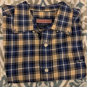 Vineyard Vines button up mens shirt